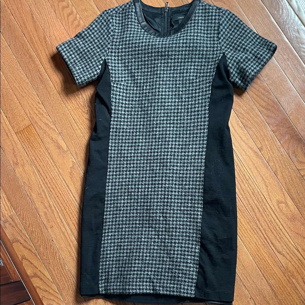 Chic Houndstooth Dress